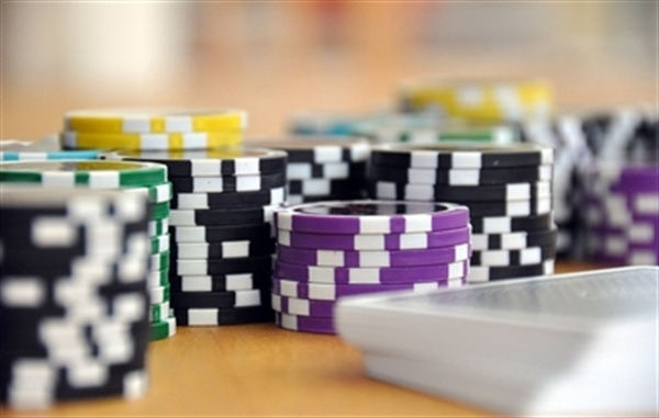 How to Play Cards For Profit
